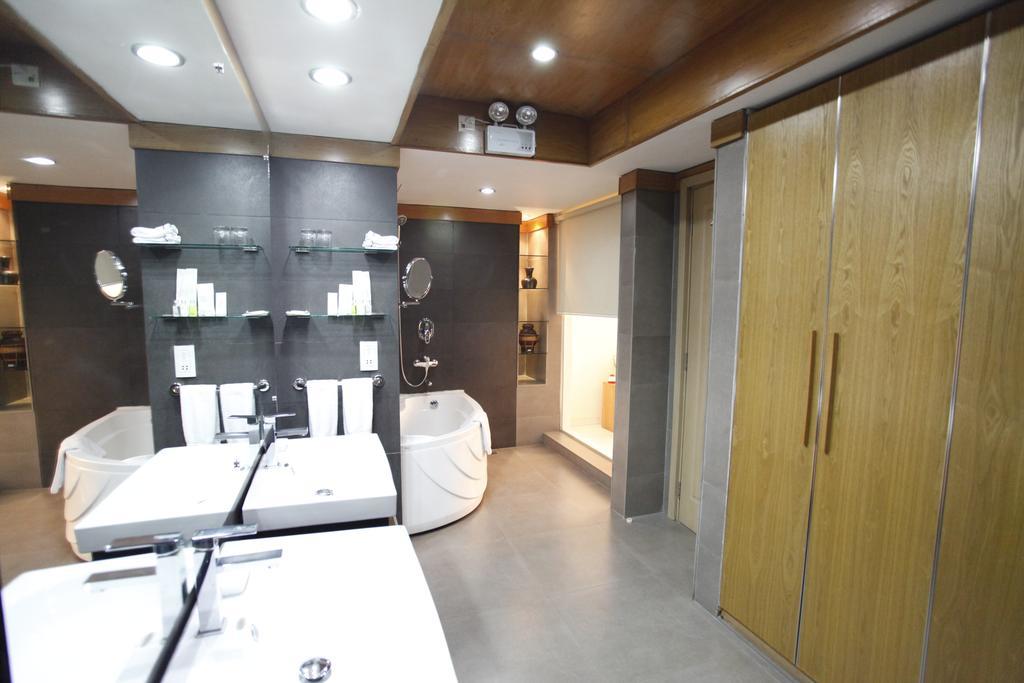 Platinum Suites Daca Exterior foto
